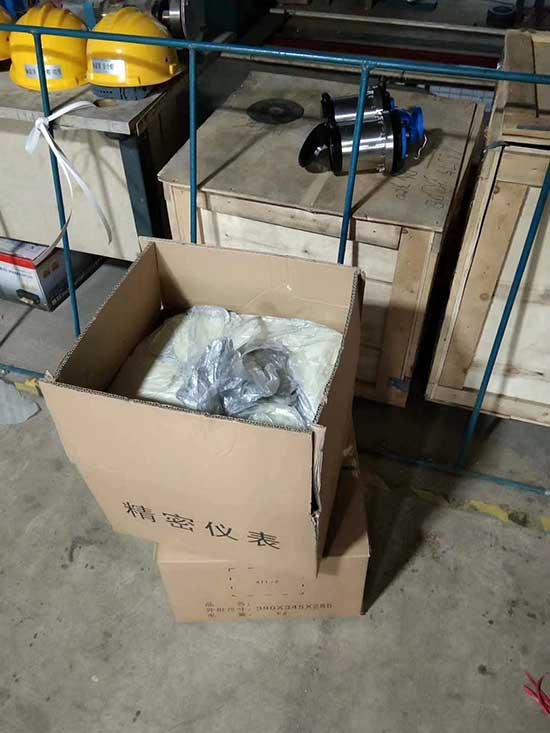 聚氨酯發(fā)泡填充 包裝填縫(圖1) 聚氨酯發(fā)泡填充 包裝填縫