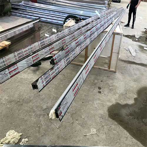 型材發泡 澆注機器(圖2) 斷橋鋁型材發泡澆注案例