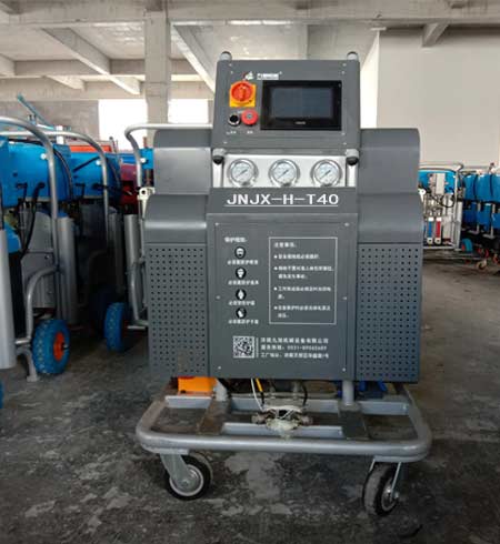 太陽能水箱發泡(圖1) JNJX-H-T40發泡聚氨酯填充機器